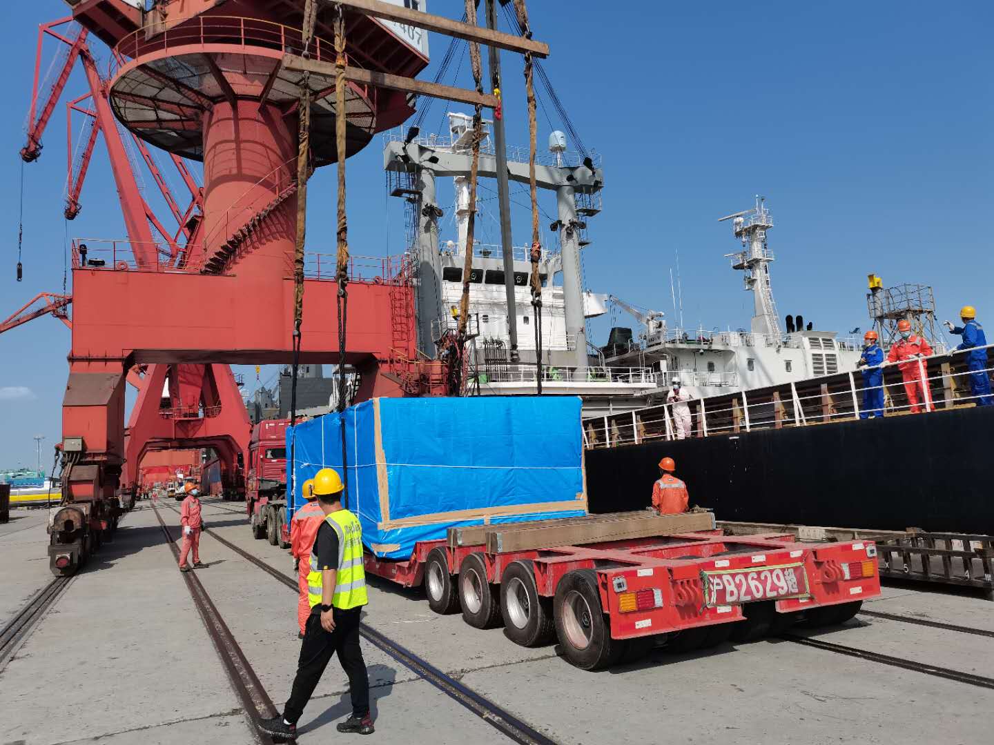 楚基物(wù)流接船大件運輸